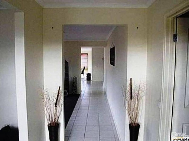 25 Breamlea Way, Cranbourne West VIC 3977