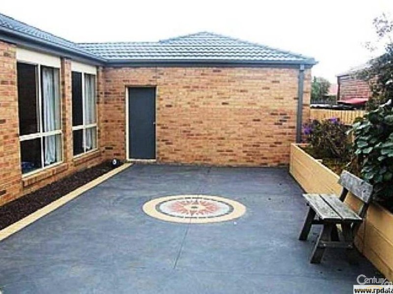 25 Breamlea Way, Cranbourne West VIC 3977