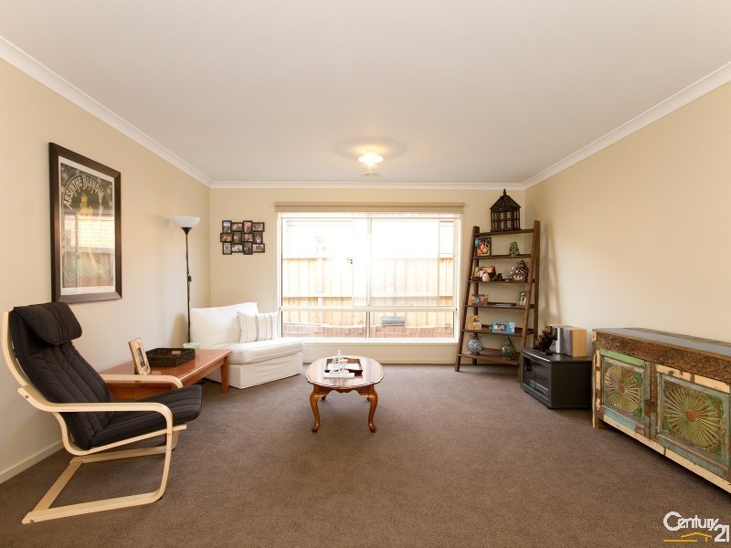85 John Russell Road, Cranbourne West VIC 3977