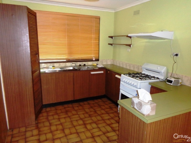 3 Sinclair Crt, Hampton Park VIC 3976