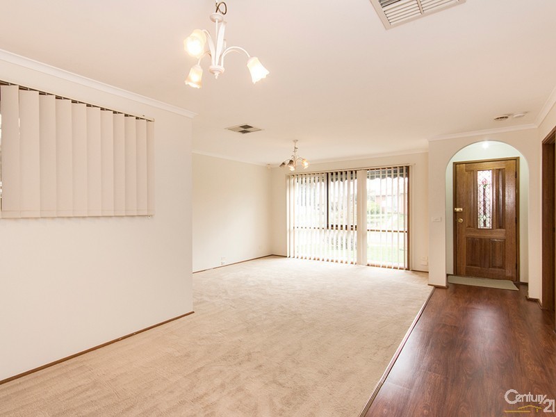 93 Strong Drive, Hampton Park VIC 3976