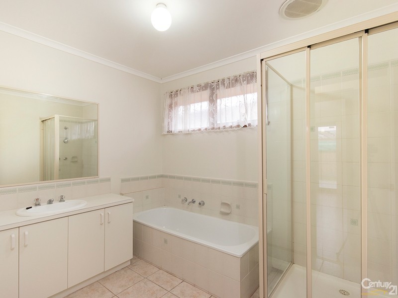 93 Strong Drive, Hampton Park VIC 3976