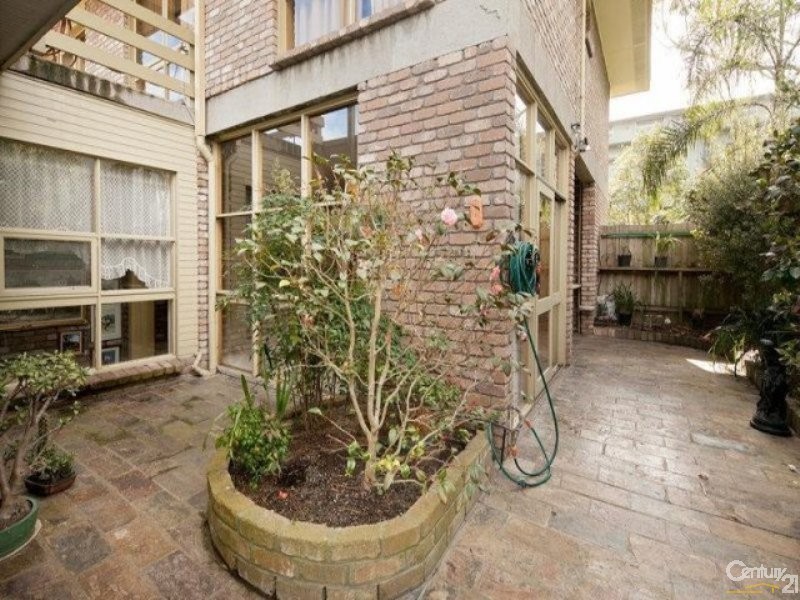 2/37 Pultney Street, Dandenong VIC 3175