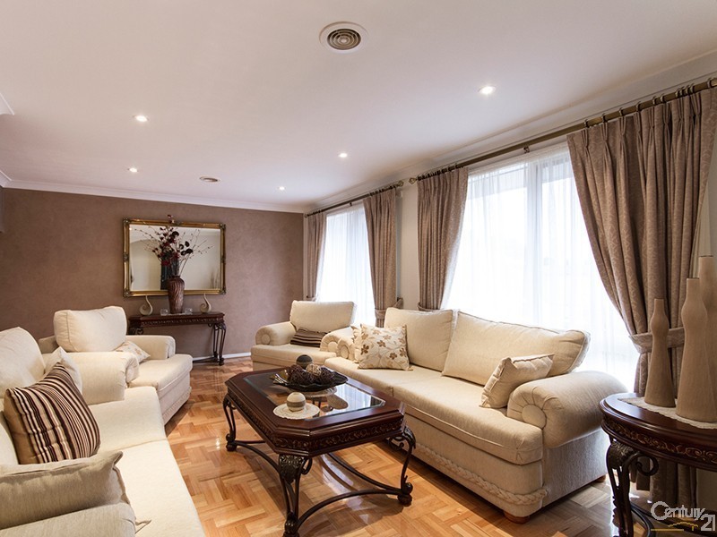 39 Lesley Drive, Hampton Park VIC 3976