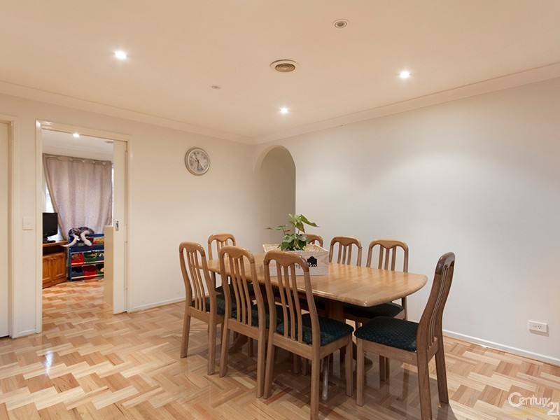 39 Lesley Drive, Hampton Park VIC 3976