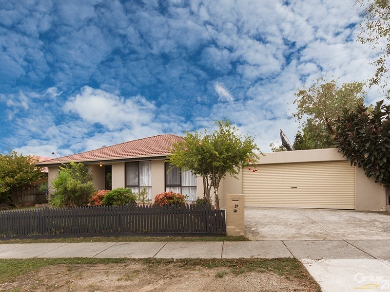 39 Lesley Drive, Hampton Park VIC 3976
