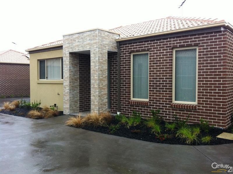 3/1 Walnut Way, Pakenham VIC 3810