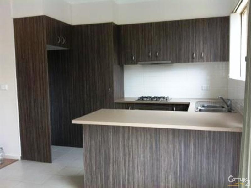 3/1 Walnut Way, Pakenham VIC 3810