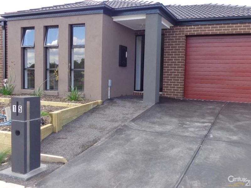15 Sallys Run, Hampton Park VIC 3976