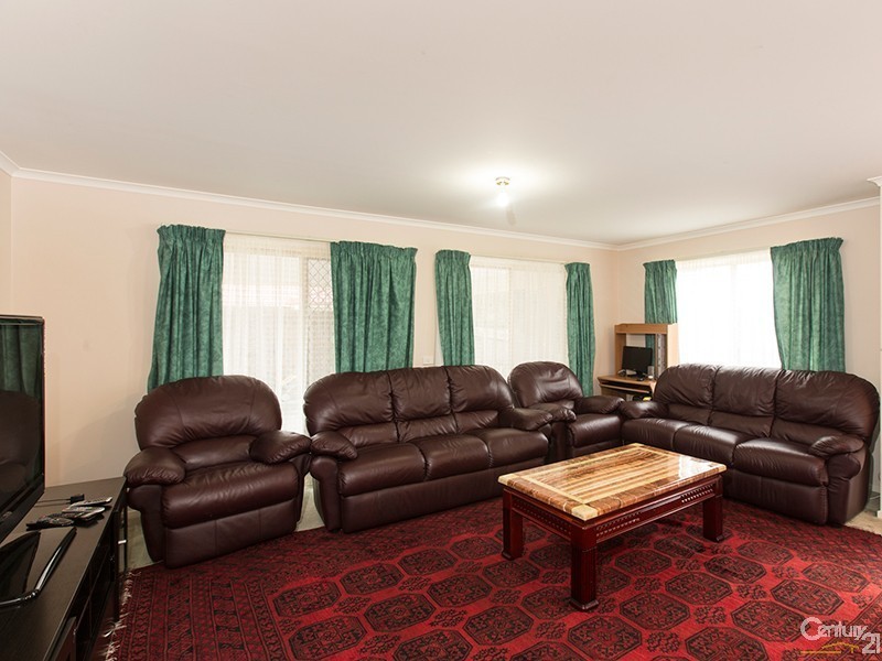 12 Burlington Chase, Hampton Park VIC 3976