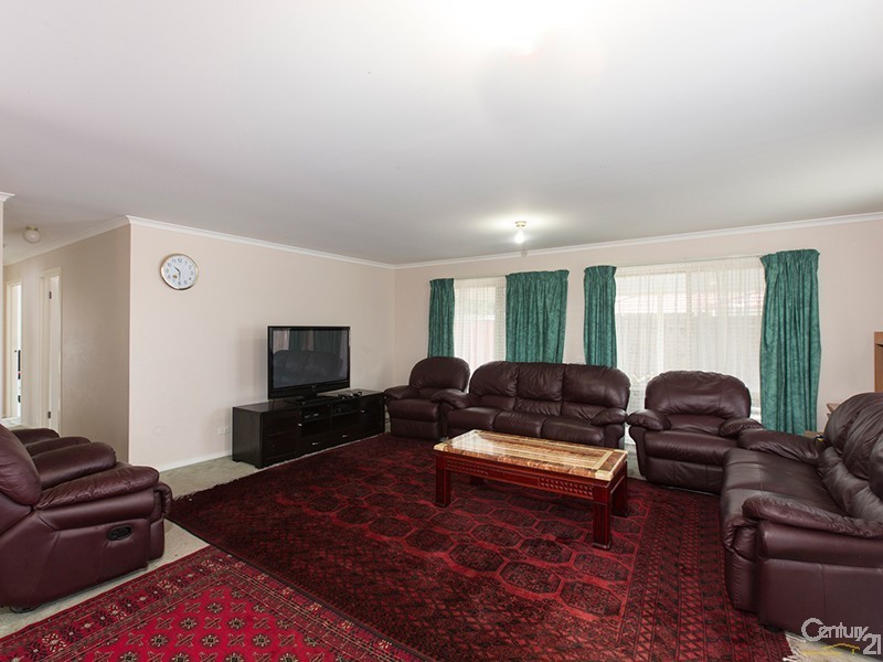 12 Burlington Chase, Hampton Park VIC 3976