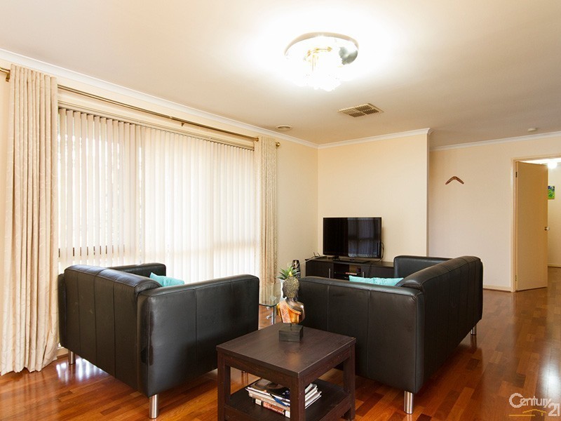 15 Hyssop Drive OLD, Hallam VIC 3803