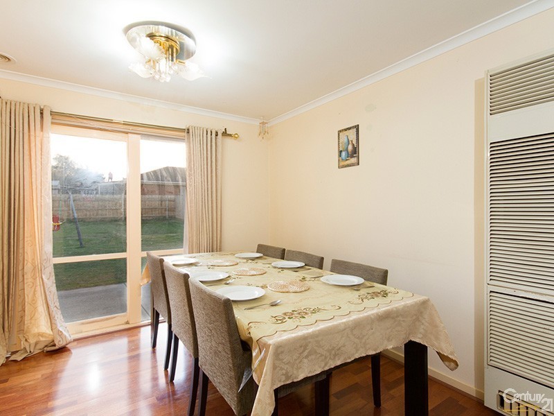 15 Hyssop Drive OLD, Hallam VIC 3803