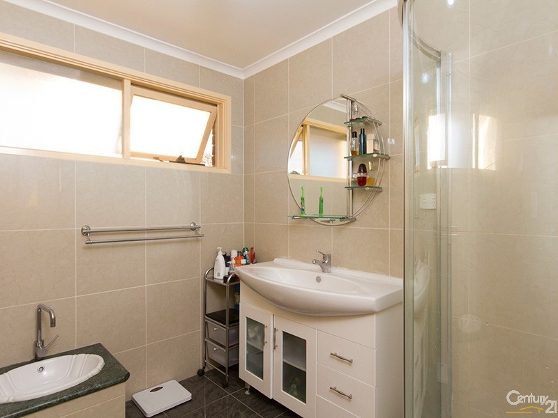 15 Hyssop Drive OLD, Hallam VIC 3803
