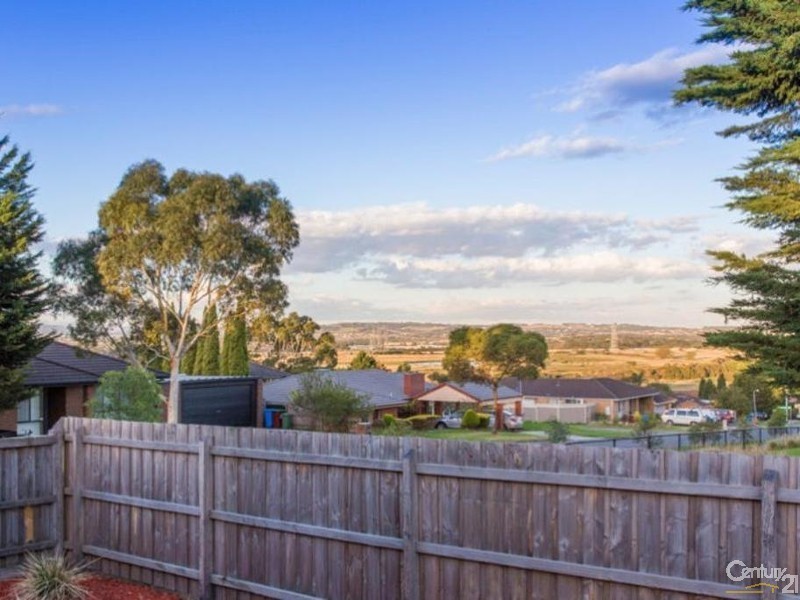 6 Joel Way, Hampton Park VIC 3976