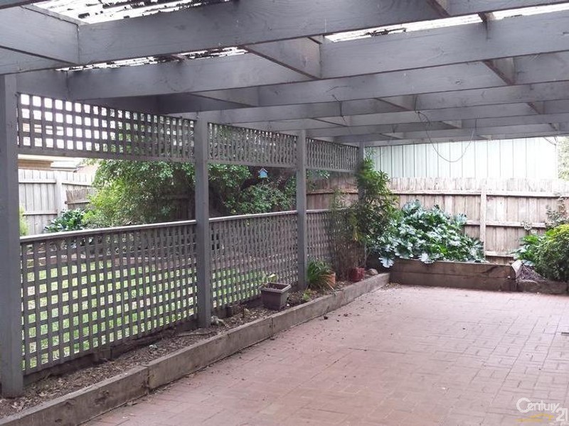 21 Lewisham Close OLD, Hampton Park VIC 3976