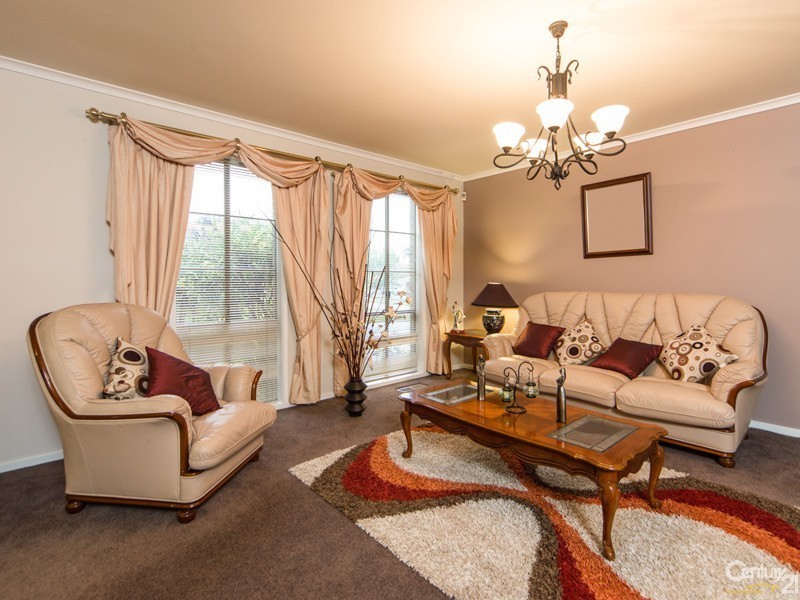 5 Eleanore Crescent, Hallam VIC 3803