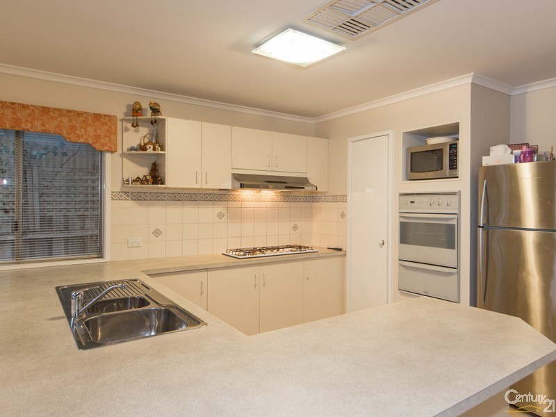 5 Eleanore Crescent, Hallam VIC 3803