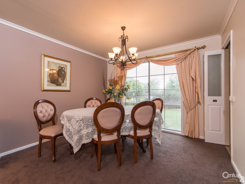 5 Eleanore Crescent, Hallam VIC 3803