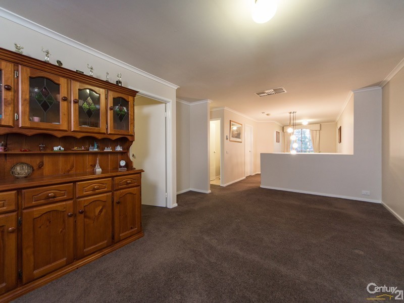 5 Eleanore Crescent, Hallam VIC 3803