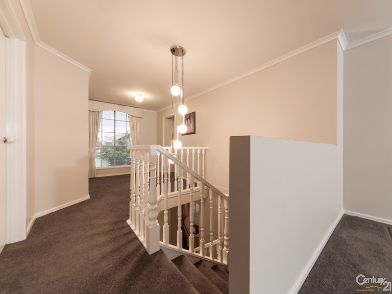 5 Eleanore Crescent, Hallam VIC 3803