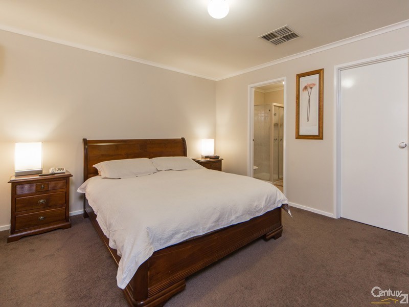 5 Eleanore Crescent, Hallam VIC 3803