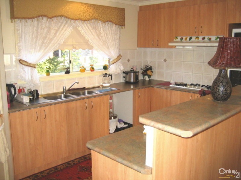 17 Glenisla Way, Berwick VIC 3806