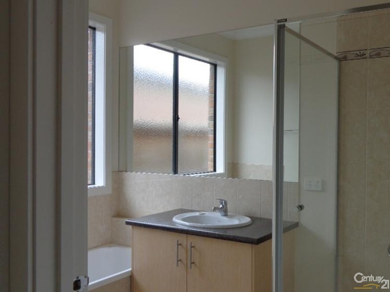 1 Watt Place OLD, Lyndhurst VIC 3975