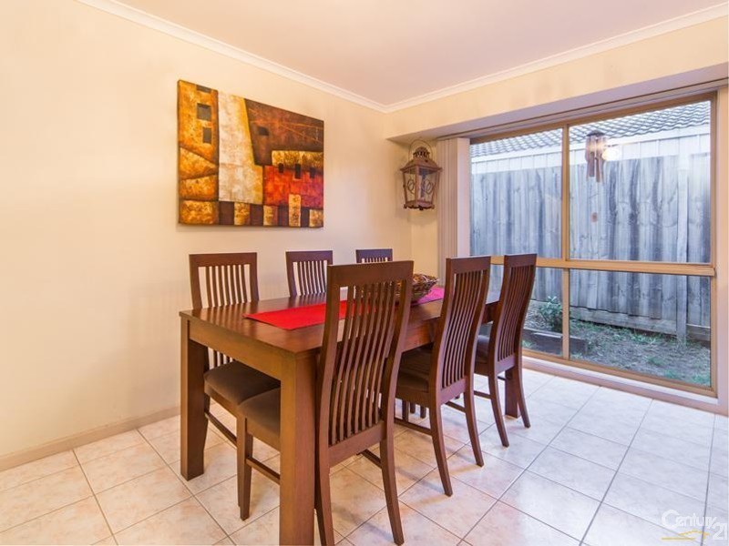 1-2 47 Cheviot Avenue, Berwick VIC 3806