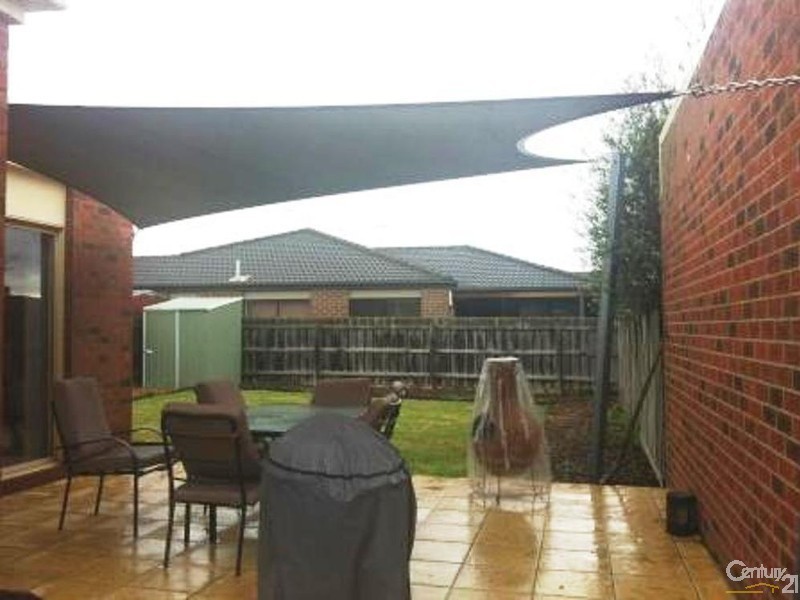 2 Margie Square, Narre Warren South VIC 3805