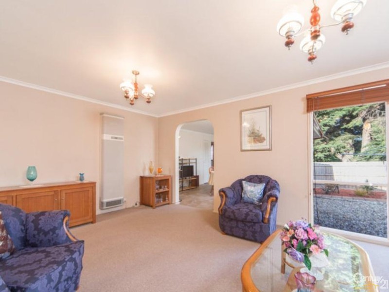 6 Joel Way, Hampton Park VIC 3976