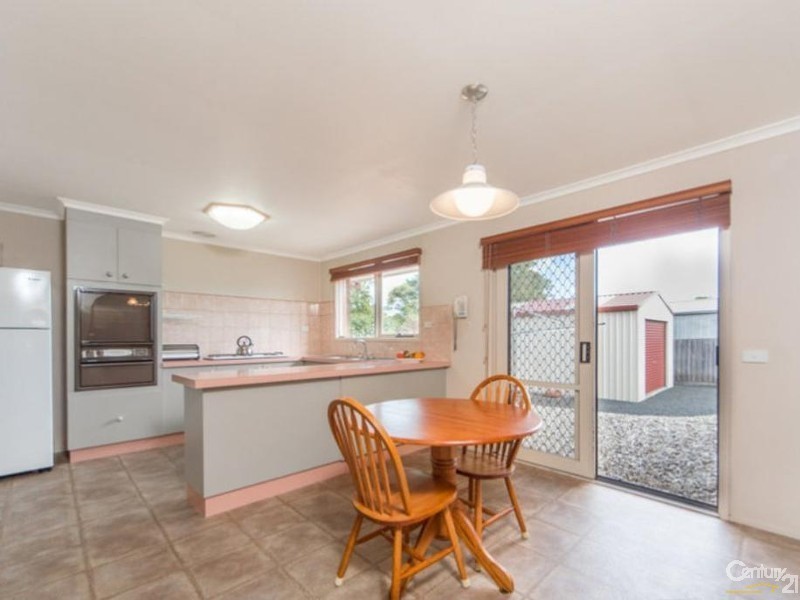 6 Joel Way, Hampton Park VIC 3976