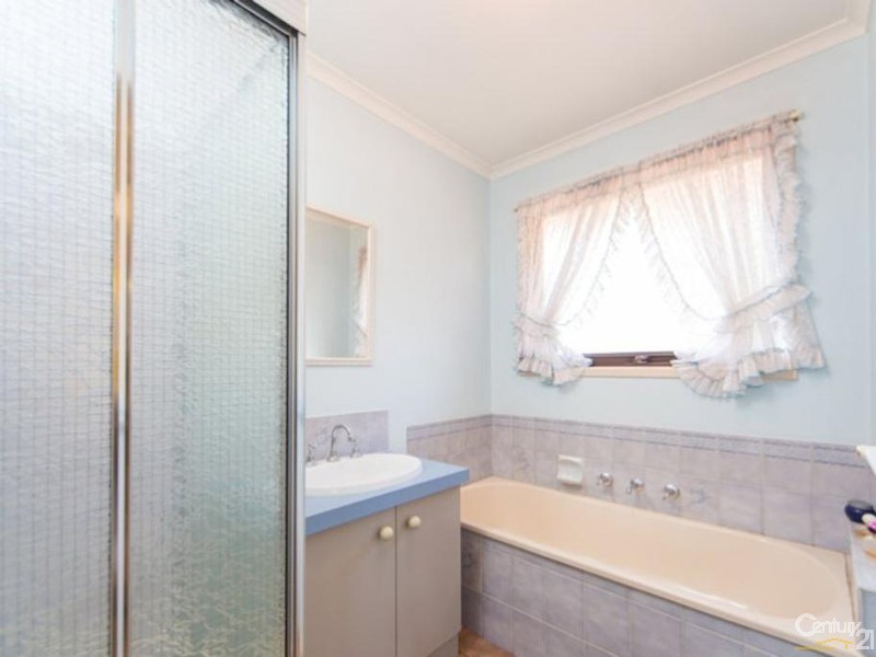 6 Joel Way, Hampton Park VIC 3976