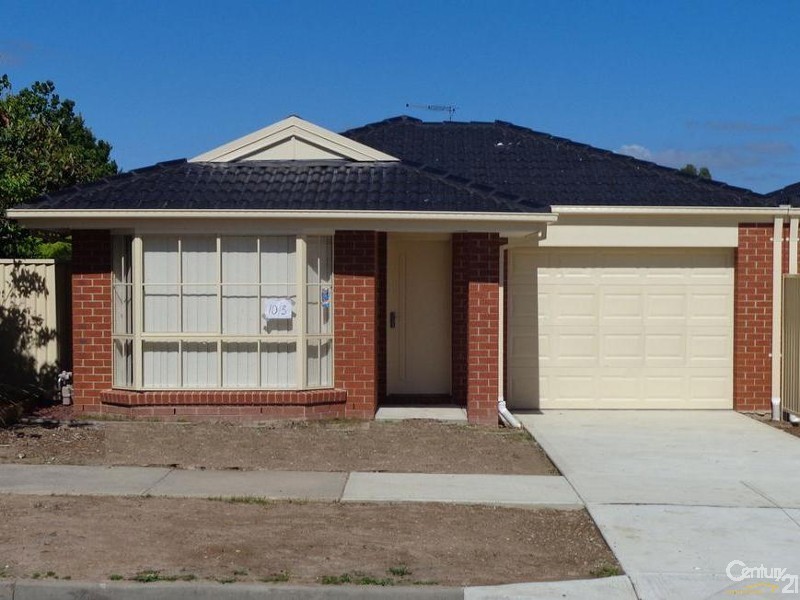 3/10 Princes Highway, Pakenham VIC 3810