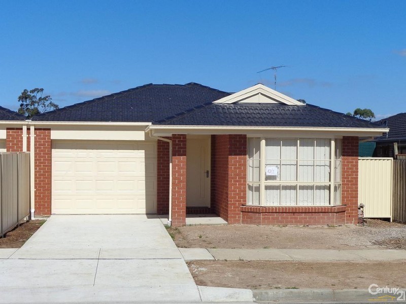 2/10 Princes Highway, Pakenham VIC 3810