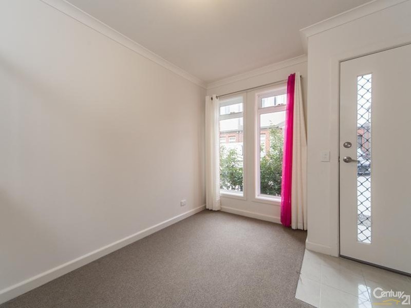 8/4 Young Road, Hallam VIC 3803