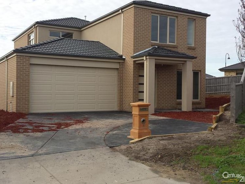 8 Devlin Place, Cranbourne North VIC 3977