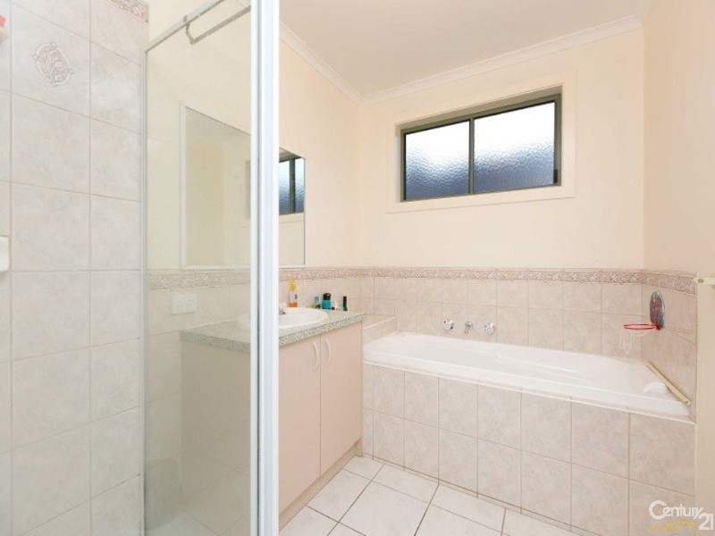 19 Charlotte Court, Cranbourne West VIC 3977