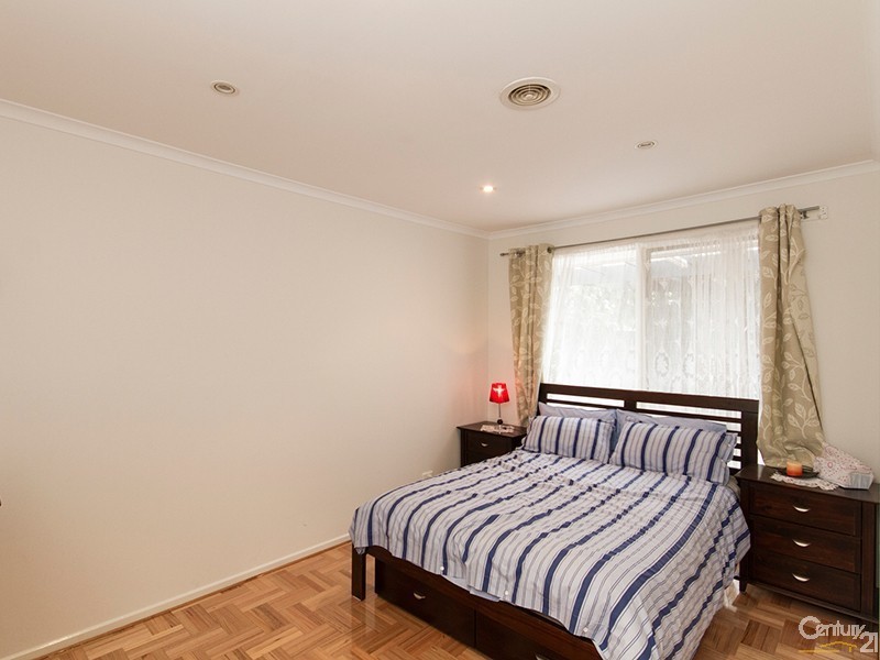 39 Lesley Drive, Hampton Park VIC 3976