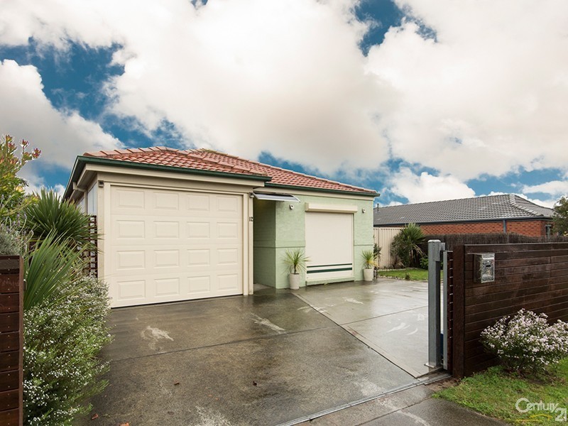 12 Linmac Court, Hampton Park VIC 3976