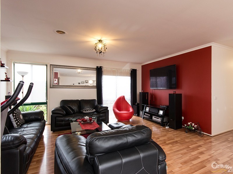 12 Linmac Court, Hampton Park VIC 3976