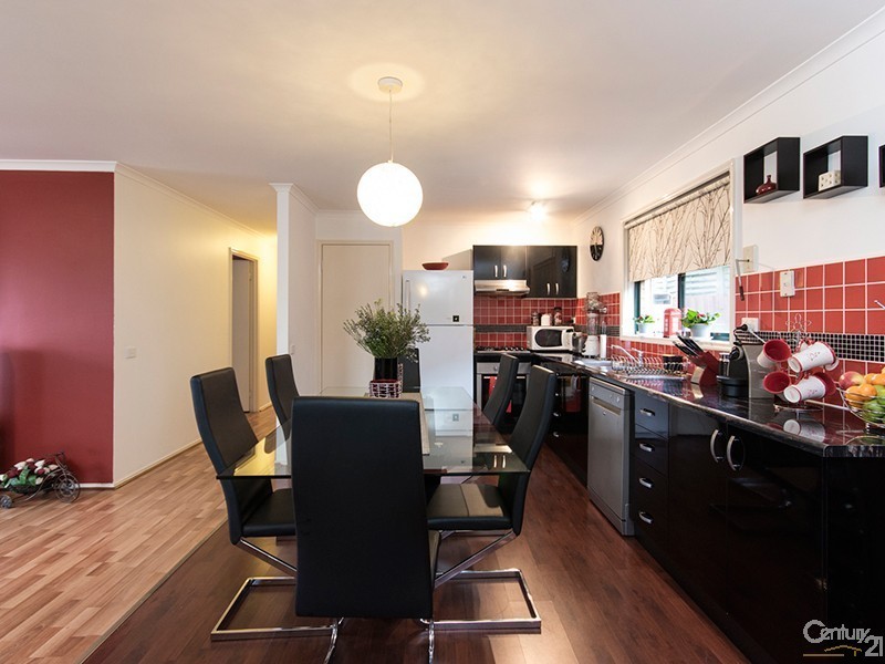 12 Linmac Court, Hampton Park VIC 3976