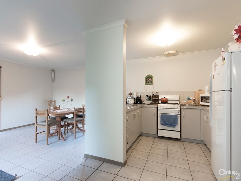 44 Michelle Drive, Hampton Park VIC 3976