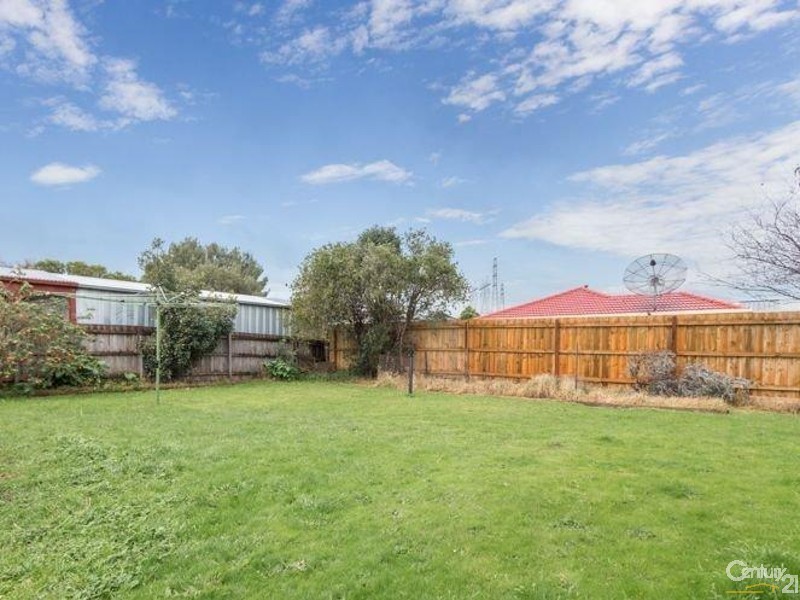 10 Mirranda Gardens, Hampton Park VIC 3976