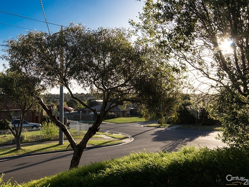 78 Lesley Drive, Hampton Park VIC 3976