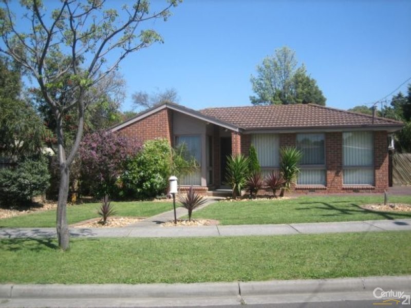 13 Strong Drive, Hampton Park VIC 3976