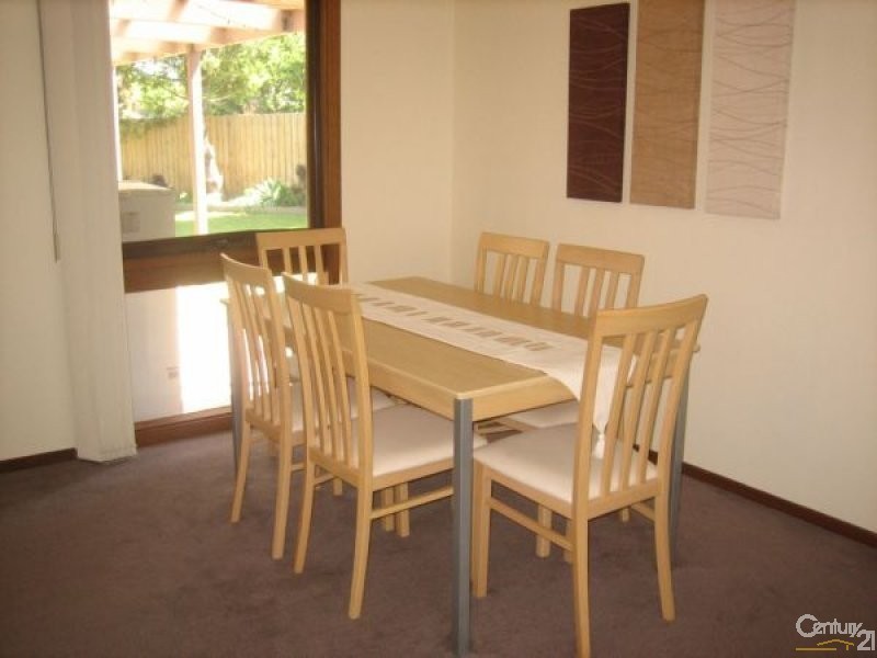 13 Strong Drive, Hampton Park VIC 3976