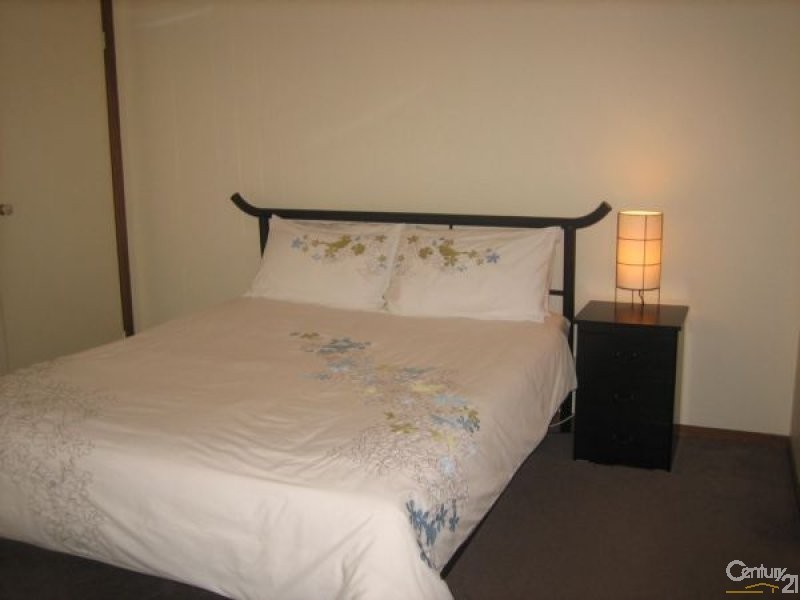 13 Strong Drive, Hampton Park VIC 3976