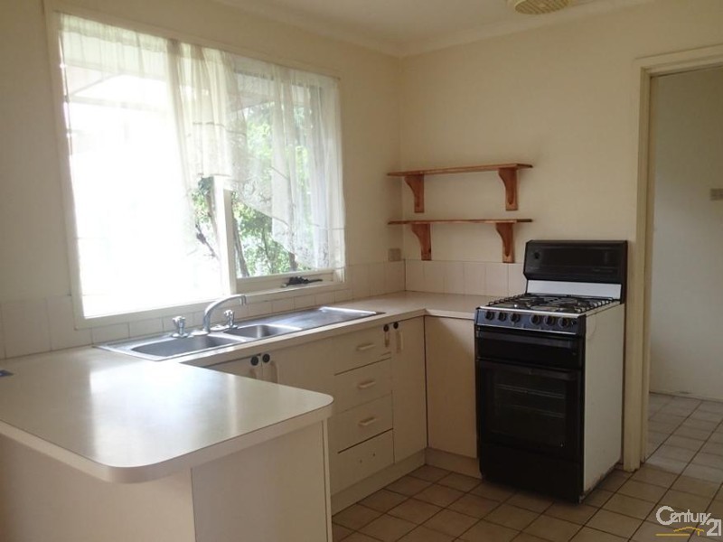 4 Branton Drive, Hampton Park VIC 3976