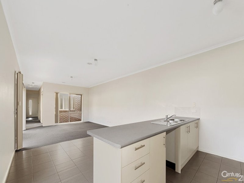 82 Sabel Drive, Cranbourne North VIC 3977